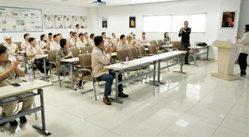 讲安全不离口，讲规章规章不离手(图3)